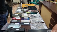 Sementara untuk pelaku Yusuf, lanjut Agus, dia berperan menampung hasil curian Rizal, Aswendi dan Fajar untuk dijual. 