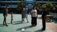 Kepala Dinas Pendidikan (Disdik) Jakarta, Nahdiana, mengatakan pihaknya berkomitmen mewujudkan kesetaraan kesempatan pendidikan bagi warga Jakarta dari seluruh latar belakang untuk mendapat pendidikan berkualitas.  