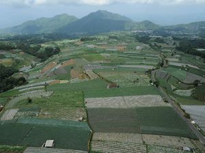 Cuaca Jateng Hari Ini: Potensi Hujan di Pegunungan
