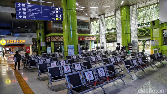 Stasiun Gambir mendapat pujian dari netizen India. Selain Gambir, Indonesia juga memililki setasiun keran lainnya.