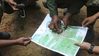 Seraya semburat cahaya matahari menembus di antara dedaunan, sejumlah orang mulai menjejakkan kakinya ke bumi menyusuri lebatnya hutan. Tak kenal siang dan malam, mereka yang biasa disebut Ranger atau jagawana tersebut mulai berpatroli di Kawasan Ekosistem Leuser (KEL) di Aceh.  