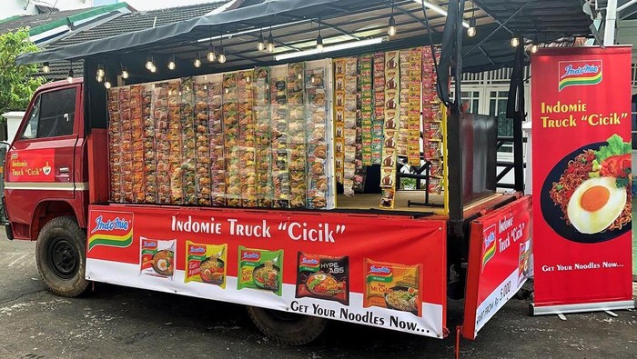 Unik! di Palembang Ada Warmindo dengan Konsep Food Truck Self Service