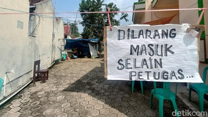 29 warga Rengasdengklok positif Corona usai liburan ke pantai