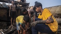 Kendati demikian mereka masih mencarinya dengan alasan untuk menambah uang jajan atau ditabung.  