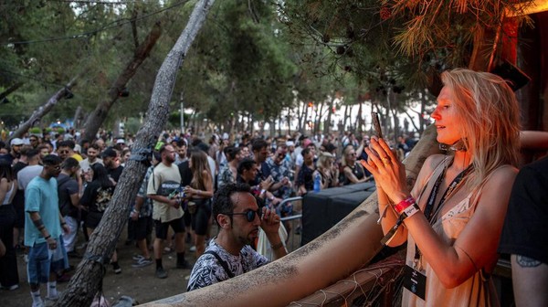 Festival musik ini menampilkan 50 musisi internasional dan lokal. AP Photo/Visar Kryeziu