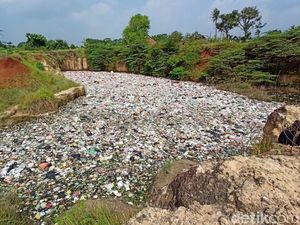 Heboh Lubang Bekas Tambang di Cilegon Jadi Danau Sampah