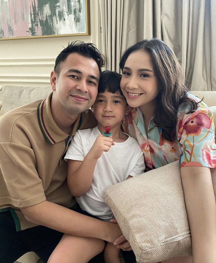 Bikin Gemes! Gaya Lucu Rafathar Saat Makan Es Krim hingga Mie Ayam Bikin Gemes! Gaya Lucu Rafathar Saat Makan Es Krim hingga Mie Ayam