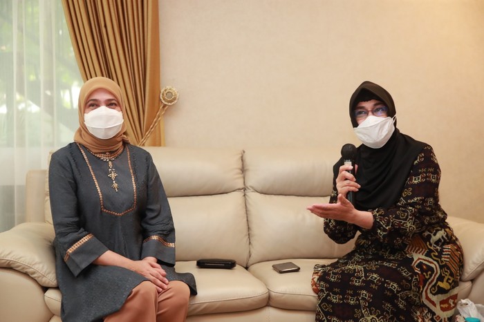 Dharma Wanita Persatuan (DWP) Kemenpora menggelar pelatihan teori public speaking dalam agenda silaturahmi Idul Fitri 1442 H di rumah dinas Menpora.