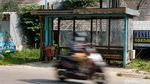 Duh, Halte di Tangsel Ini Jorok dan Tak Terawat