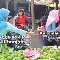 Yang namanya emak-emak biasanya maunya belanja dengan harga paling murah tapi bisa beli banyak. Foto: Instagram/@receh.id