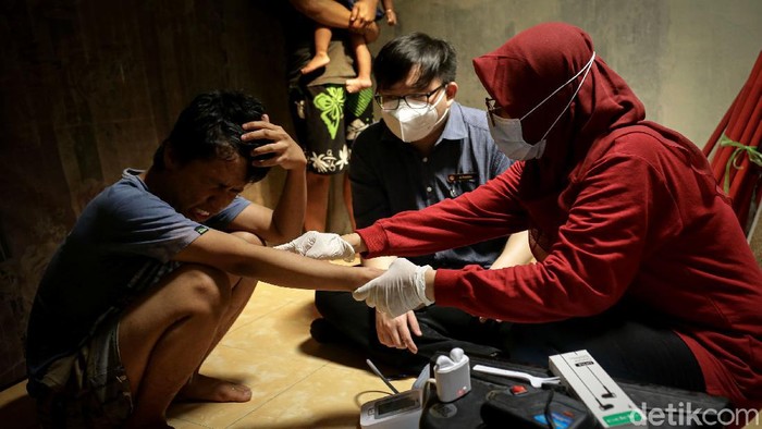 Program vaksinasi massal di Tangerang terus dilakukan. Vaksinasi COVID-19 kini sasar orang dengan gangguan jiwa (ODGJ) dan individu berkebutuhan khusus (IBK).