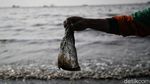 Nestapa Sampah Plastik di Tengah Hari Laut Sedunia