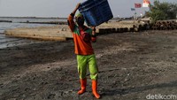 Hal ini menguatkan indikasi perubahan komposisi sampah semasa pandemi, yaitu meningkatnya sampah berbahan plastik yang relatif lebih ringan.  