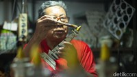 Pembuatan kerajinan tangan dimulai sejak tahun 2014 namun mulanya dicetuskan oleh sang anak yaitu Tri Sugiarti, yang kini ditekuni oleh Sugito.