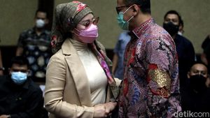 Jalani Sidang Lanjutan, Edhy Prabowo Didampingi Istri