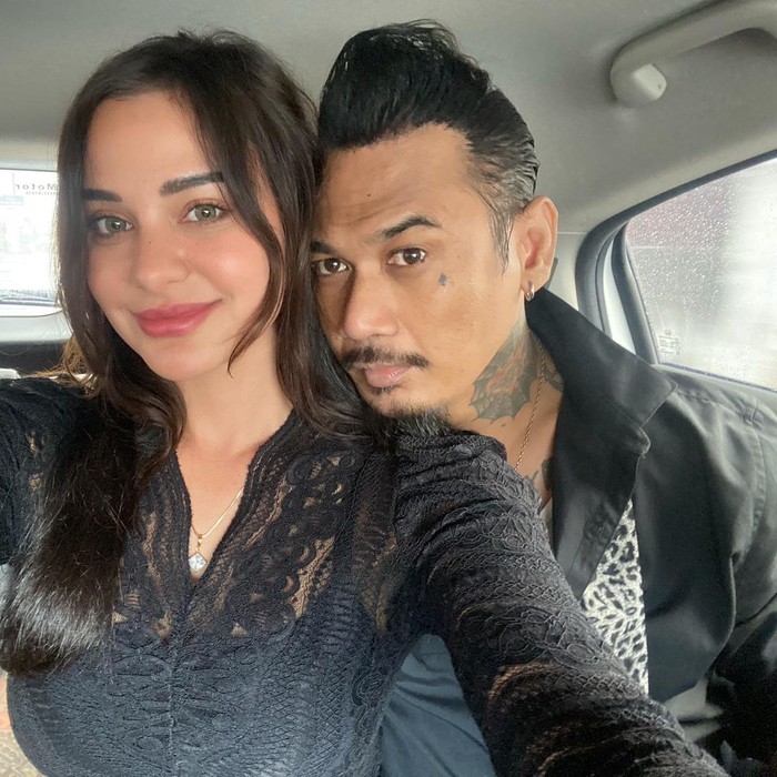 Jerinx unggah foto bareng Nora di akun Instagramnya. (Dok @jrxsid)