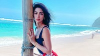 Jessica Iskandar seksi foto di pantai. Foto: dok instagram Jessica Iskandar