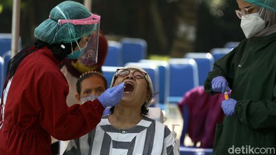 Kompleknya Lockdown, Warga Kayu Putih Swab Test Massal