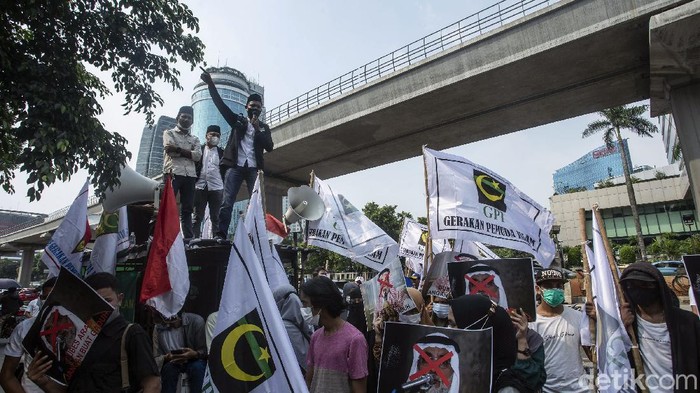 Kedubes Arab Saudi Didemo Imbas RI Tak Berangkatkan Haji Tahun Ini Kedubes Arab Saudi di Jakarta jadi sasaran aksi unjuk rasa warga usai pemerintah Indonesia umumkan tak berangkatkan jemaah Indonesia untuk ibadah haji 2021.