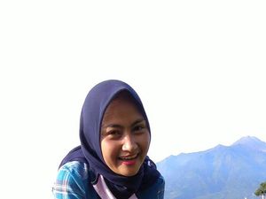 Viral Dulu Pedangdut Seksi, Kini Hijrah Pakai Hijab dan Jadi Petani