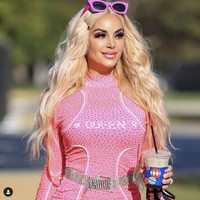 Marcela Iglesias kembali menjadi sorotan. Bintang reality show asal Argentina yang dikenal dengan julukan ‘Human Barbie’ itu mengungkap rencananya menjalani operasi plastik di area intim menggunakan jaringan lemak dari donor yang telah meninggal dunia. Foto: Instagram/@marcelaiglesiashollywood