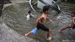 Minim Lahan Bermain, Anak-anak Renang di Kolam Tugu Situ Gintung