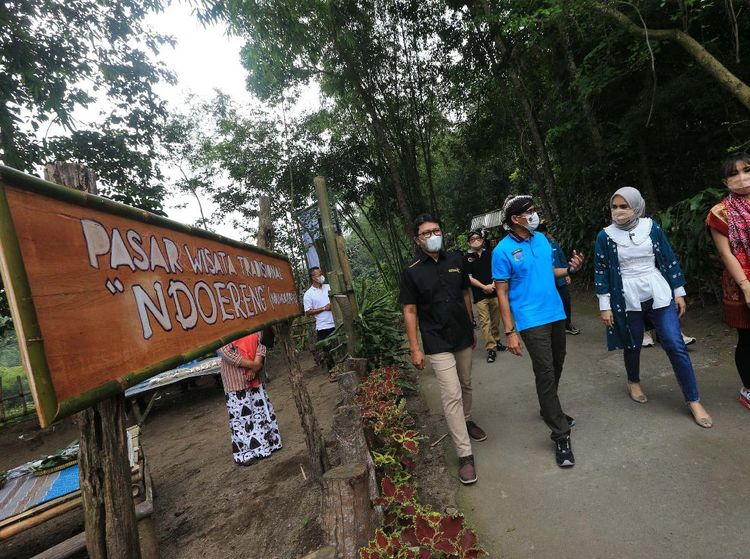 Momen Sandiaga Kunjungi Desa Wisata Pentingsari