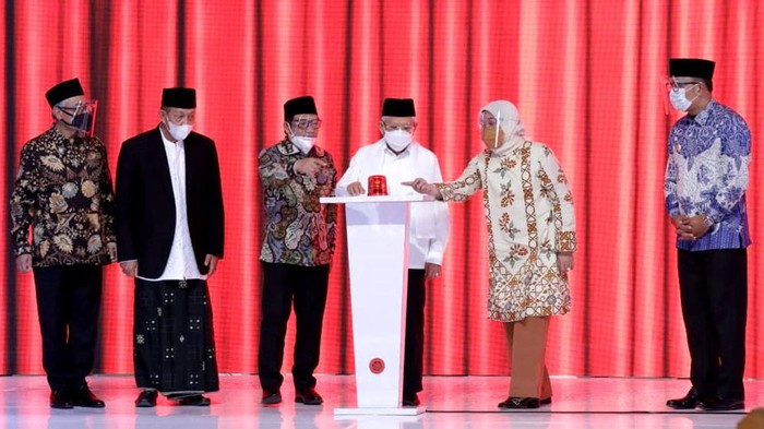 Wakil Presiden Maruf Amin berkunjung ke Tasikmalaya. Dalam kunjungannya, Maruf resmikan 1.014 Balai Latihan Kerja (BLK) Komunitas di Pondok Pesantren Cipasung