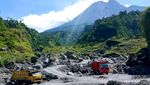 Penambang Sungai Woro Gunung Merapi Mengais Rezeki di Masa Pandemi