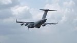 Penampakan Pesawat Jumbo Militer AS Mendarat di Pekanbaru