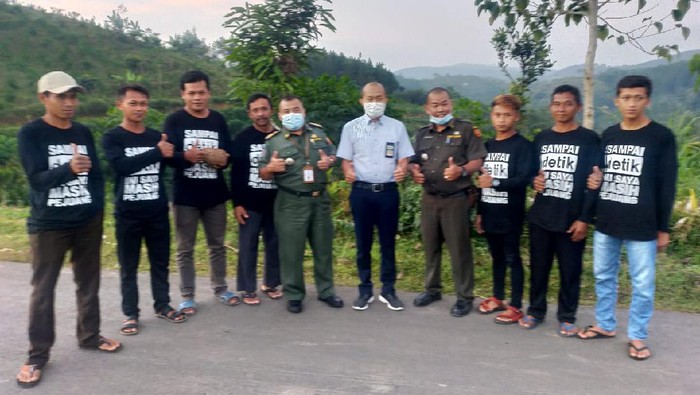 Ponorogo dilirik jadi lahan pertanian porang. Pasalnya, selain lokasi yang sesuai, para mitra petani pun sudah terbiasa menanam porang di sela tanaman pinus milik Perhutani.