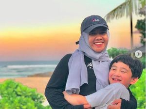 Pentingnya Pakai Sabuk Pengaman, Lala dan Rafathar Selamat Usai Mobil Tabrak Truk