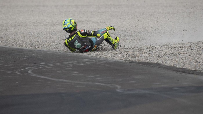 BARCELONA, SPAIN - JUNE 06: Valentino Rossi of Italy and Petronas Yamaha SRT crashed out during the MotoGP race during the MotoGP of Catalunya - Race at Circuit de Barcelona-Catalunya on June 06, 2021 in Barcelona, Spain. (Photo by Mirco Lazzari gp/Getty Images)