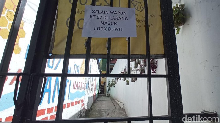 Satu RT di Dago Bandung Lockdown