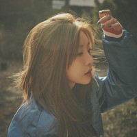 Sojin Girl’s Day memiliki fobia akan ceker ayam. Ia takut melihat bentuknya, meskipun banyak ditemukan di Korea Selatan. “Rasanya bahkan tak seperti makanan,” ungkapnya dalam acara Hello. Foto: dok. DreamT Entertainment