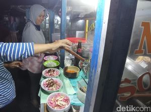 Soto Ayam Jarkomi, Kuliner Pangandaran Legendaris Sejak 1960an