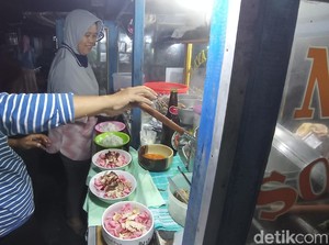 Soto Ayam Jarkomi, Kuliner Pangandaran Legendaris Sejak 1960an