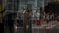 Masuknya pengunjung diharapkan dalap merevitalisasi sektor pariwisata Spanyol yang telah terpukul pandemi COVID-19. AP Photo/Emilio Morenatti   Masuknya pengunjung diharapkan dalap merevitalisasi sektor pariwisata Spanyol yang telah terpukul pandemi COVID-19. AP Photo/Emilio Morenatti