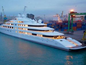 Wadidaw! Crazy Rich Borong Superyacht di Tengah Pandemi