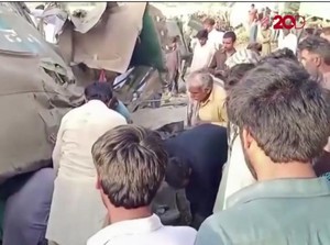 Korban Tewas Tabrakan 2 Kereta di Pakistan Bertambah Jadi 43 Orang