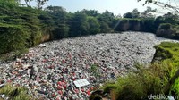 Lokasi bekas galian C itu berada di Kalitimbang, Kecamatan Cibeber, Kota Cilegon, tepatnya di belakang SPBU JLS Km 2 arah Anyer. Bekas tambang tersebut pun tampak seperti danau sampah.