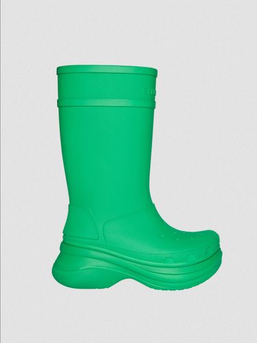 Balenciaga x Crocs.
