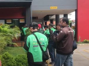 Antrean Panjang BTS Meal di McDonalds Jakarta