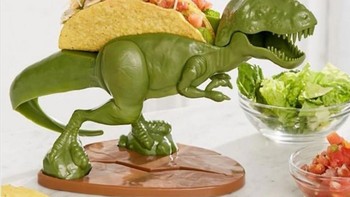 Dinosaurus jadi tempat makanan. Foto: Brightside