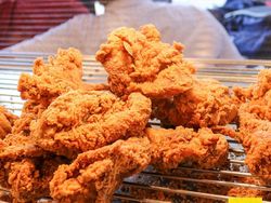 Cuan Gede di Balik Menjamurnya Bisnis Fried Chicken Gerobakan