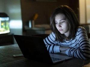 Anak SMA Jadi Korban Cyberbully Selama Setahun, Pelaku Ternyata Ibu Sendiri