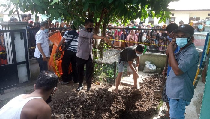 Jasad seorang wanita ditemukan tewas dalam septic tank (Dok Istimewa)