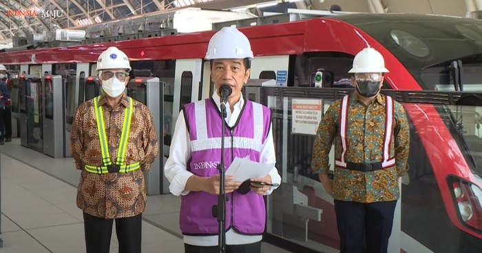 Jokowi Jajal LRT Jabodebek