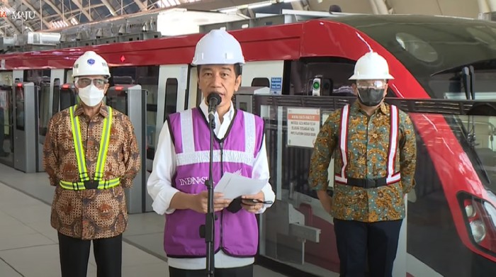 Jokowi Jajal LRT Jabodebek