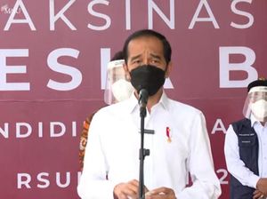 Bareng Menkes-RK, Jokowi Tinjau Vaksinasi COVID-19 di RSUI Depok